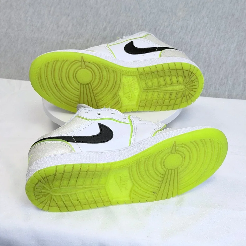 Air Jordan 1 Low SE White Electric Green Black DV1324-117 Kids Size 4Y Sneaker